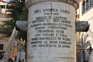 L'iscrizione sulla base del Monumento